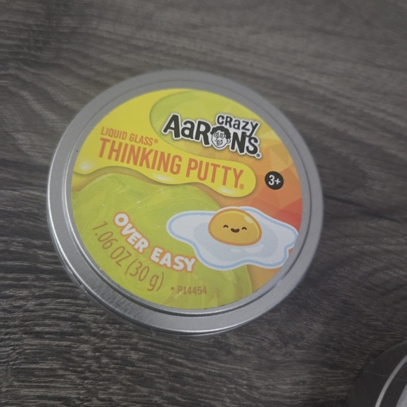 Crazy Aaron's liquid glass thinking putty bundle (3) NEW - Picture 4 of 4